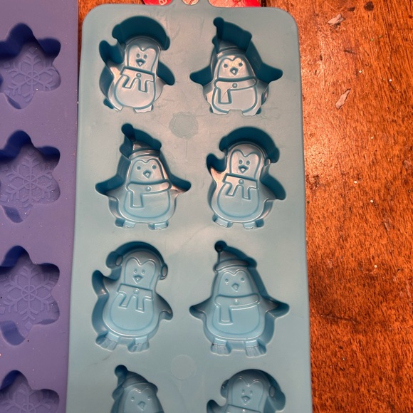 NWT. 4 silicone candy molds - Picture 2 of 5